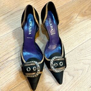Prada size 35 brown leather heels w: buckle. Gorgeous and comfortable. Like new!